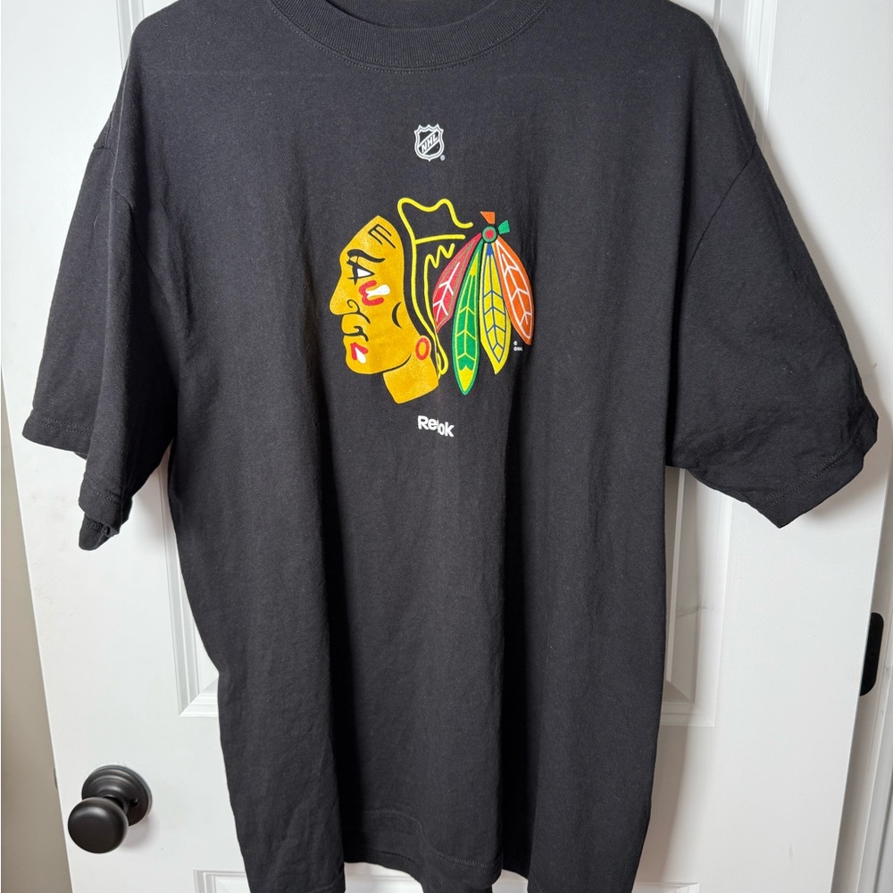 Official NHL Reebok Chicago Blackhawks Graphic Design Tee - Like New 100% Cotton